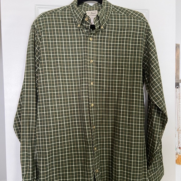 LL.Bean Casual button down - Picture 2 of 3